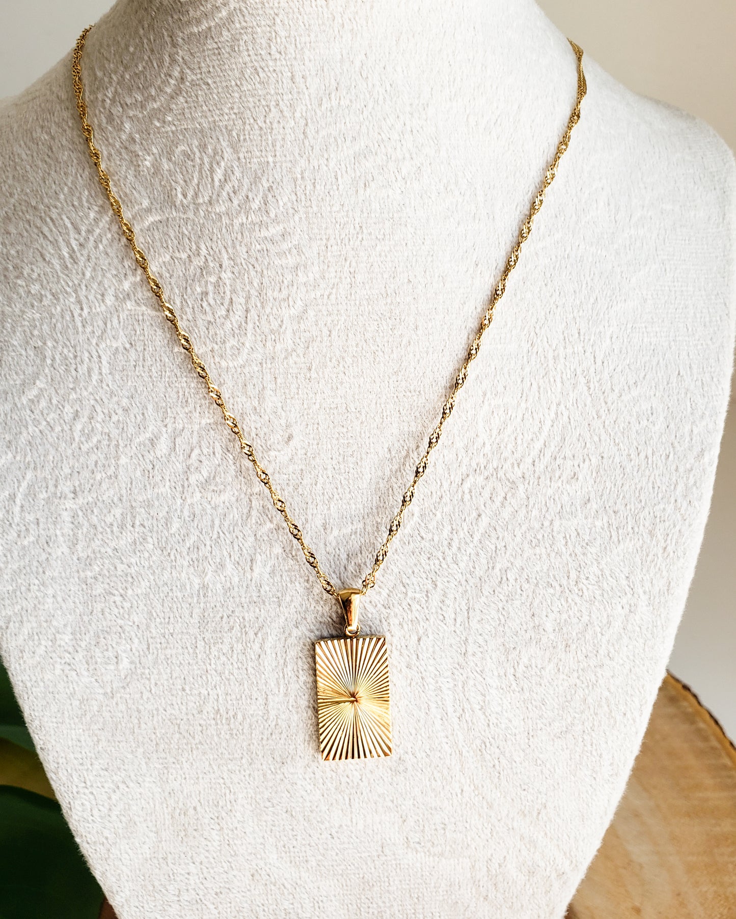 Sunburst Gold necklace