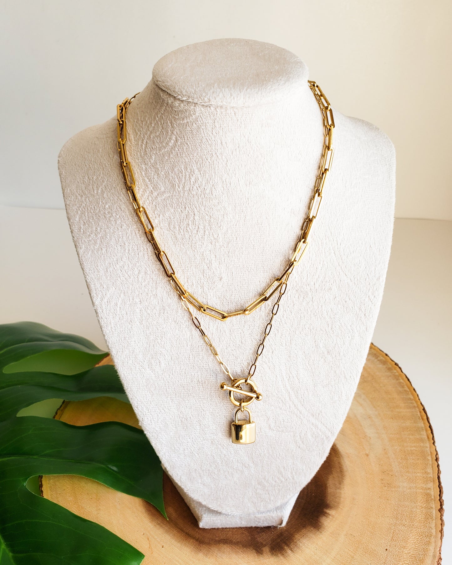 Gold clip chocker necklace